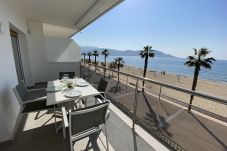 Appartement in Rosas / Roses - FRONT DE MER 17- HUTG 003109