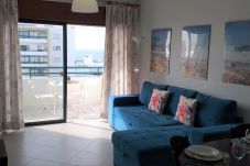 Appartement in Quarteira - T1 Avenida Mar 8 200M PRAIA WI-FI 4 PESSOAS