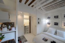 Studio in Parijs - D1GD Very White