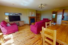 Dingle Courtyard Cottages, Pretty Self Catering Holiday Cottages in Dingle, County Kerry 