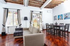 Appartement in Rome stad - Above Pantheon Roof