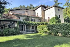 Villa in Castelgomberto - Il Giardino di Sibilla With Pool