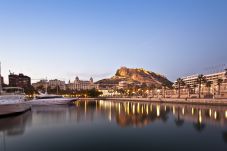 Appartement in Alicante - APART. GRANDE Y LUMINOSO EN EL CENTRO DE ALICANTE