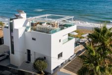 Villa in Marbella - Beachfront Villa with Heated Pool & Spa