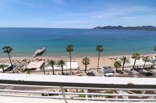 Appartement in Cannes - Amazing sea view 2 bedroom front of the beach 303