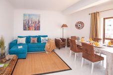 Appartement in Albufeira - Waves, Charmoso Apartamento na Oura, 5min Praia