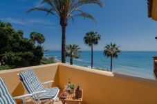 Appartement in Marbella - 18166 - SUPERB FRONT LINE LOCATION - HEATED POOL