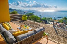 Villa in Santa Cruz - Villa Sunrise View by Madeira Sun Travel