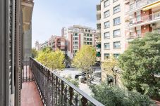 Appartement in Barcelona - (Z) Eixample City Center 2BR