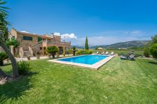 Mallorcan nature accommodation with pool