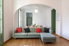 Appartement in Barcelona - MODERNIST FAMILY BARCELONA APARTMENT