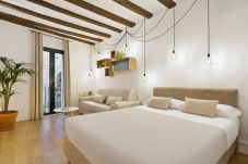 Studio in Barcelona - OLA LIVING BORN 1