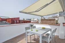 Appartement in Barcelona - OLA LIVING SANTA ANNA ATTIC