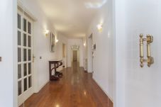 Appartement in Rome stad - EUR Luminous and Large Family Terrace Apartment