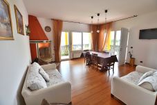 Appartement in Costermano - Orange Apartment In Marciaga di Costermano