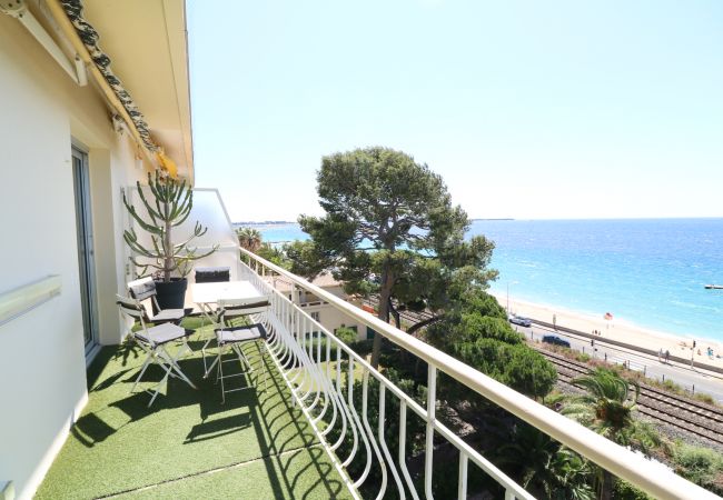  in Cannes - Fantastic sea view for this 2 bedroom 327