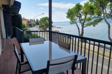 Appartement in Torri del Benaco - Apartment Azzurro front Lake