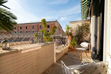 Appartement in Rome stad - Lovely Apartment with Terrace Rome City Center