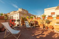 Appartement in Rome stad - Trastevere Romantic Terraced Apartment