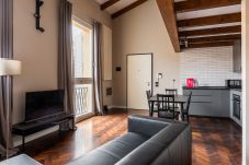 Appartement in Bologna - Galliera 2 - Wooden design apartment