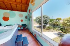 Huis in Bretignolles-sur-Mer - Villa des Vagues avec Jacuzzi