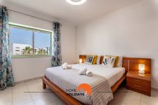 Appartement in Albufeira - #167 Kid Friendly w/Pool and Balcony, New Town