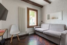 Appartement in Bologna - Massarenti 152 - White & Green Duplex