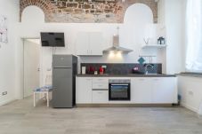 Appartement in Como - Modern Apartment in Via Carloni