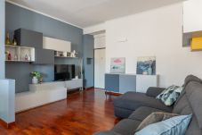 Appartement in Bologna - Ristori 9 - Modern Petroleum Apartment