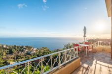 Huis in Calheta - White Rabbit II by Madeira Sun Travel