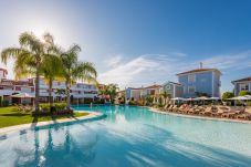 Aparthotel in Marbella - Cubo's Cortijo Del Mar Resort 4 PAX B1 2