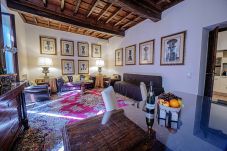 Appartement in Rome stad - Via Giulia Charming Apartment with Balcony