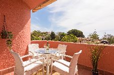 Appartement in Marbella - Beachfront Apartment with Pool and Sea Views