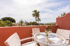 Appartement in Marbella - Beachfront Apartment with Pool and Sea Views