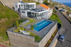 Villa in Ribeira Brava - Villa Luxe