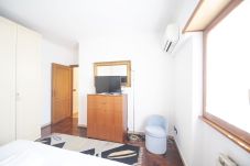 Appartement in Rome stad - Luminous 2BR Family Apartment in Residential Area