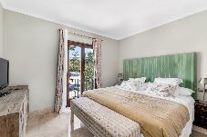 Appartement in Marbella - All About Puente Romano Penthouse Suite