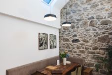 Cottage in Roundstone - Bog Cotton - Within The Village