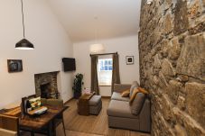 Cottage in Roundstone - Bracken - Within The Village