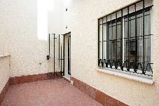 Appartement in Málaga stad - Family Apartment with Terrace in Malaga