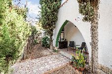 Huis in Málaga stad - House with garden in residential area