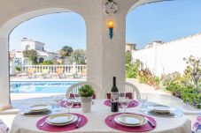 Villa in Empuriabrava - 0038-CREUS 33 A