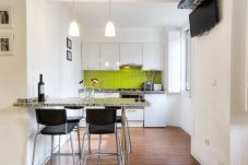 Apartment in Lisbon - Castelo Stylish Flat (C24)