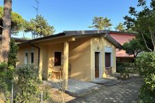 Chalet in Bibione - HOLIDAY B A