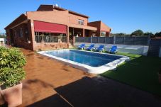 Tourist accommodation with swimming pool in Cambrils