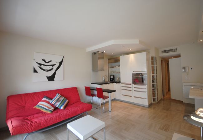 in Cannes - Appartement cozy proche du Palais / NAP558