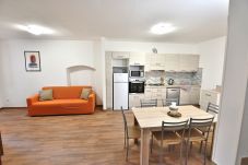 Apartment in Torri del Benaco - Apartment del Pescatore In Downtown