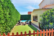 Terrace with artificial grass