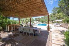 Covered terrace of the villa Boca Sega, ideal for groups or large families.