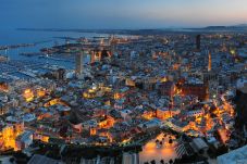 Apartment in Alicante / Alacant - APART. GRANDE Y LUMINOSO EN EL CENTRO DE ALICANTE